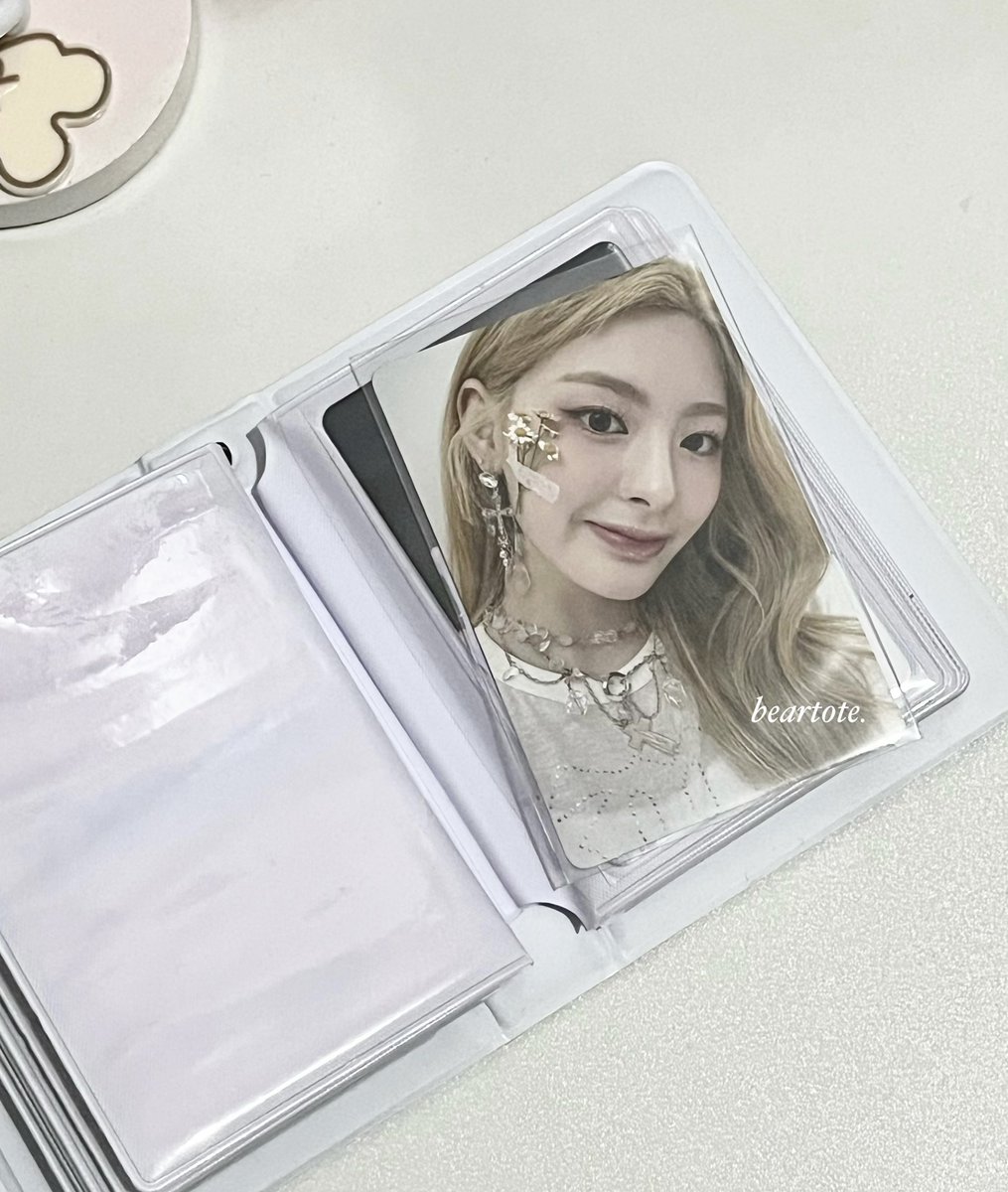ᥫ᭡ wts lfb ph . ( #beartables 🧸 )

👛 seeun flower photocard
⠀ ⤷  ₱ 330 + pf﹙ bought it for 400 ﹚

⠀ ⊹ payo 
⠀ ⊹ mint condi : onhand 

୨୧ reply / dm to claim 
୨୧ rcbyt: bear-tote.carrd.co 

𝒯. stayc wnl we need love pc
