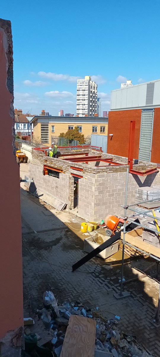 The 2 new build homes at our project in Clapham are coming on nicely @DCP_Surveyors for RIN  Developments #ContractAdministration #QuantitySurveying #NewHomes