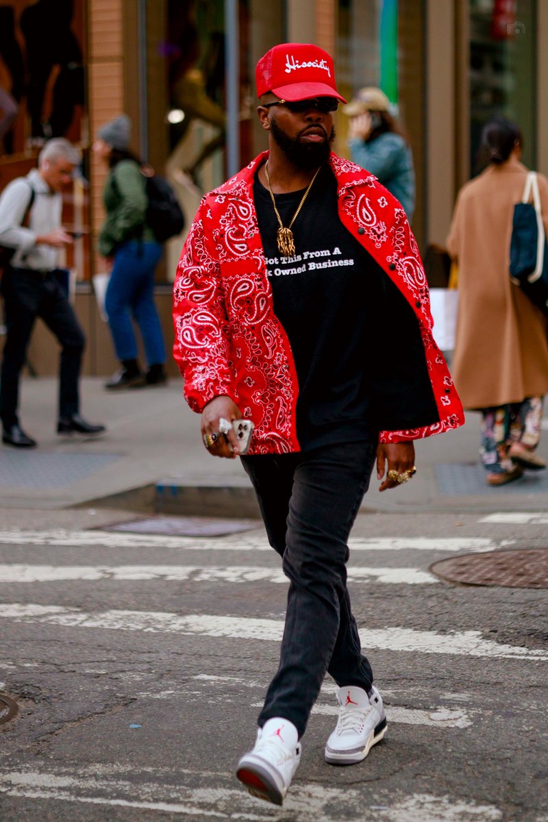 IssaKhari's tweet photo. Some Soho street style from the fellas...
🥷🏾📸
Check out my latest images here...
👀👉🏾 https://t.co/P0D2Yt5ZJc
#steetstyle https://t.co/GcpspPN7WE