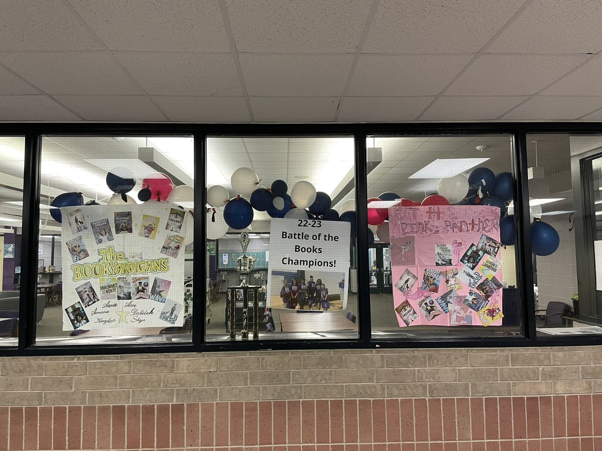 Showing off our trophy! The Battle of the Books kids are so proud of themselves! @HumbleISD_lib @HumbleISD_HMS @HumbleISD #battleofthebooks #thehumblelibrarian #wildcatpride