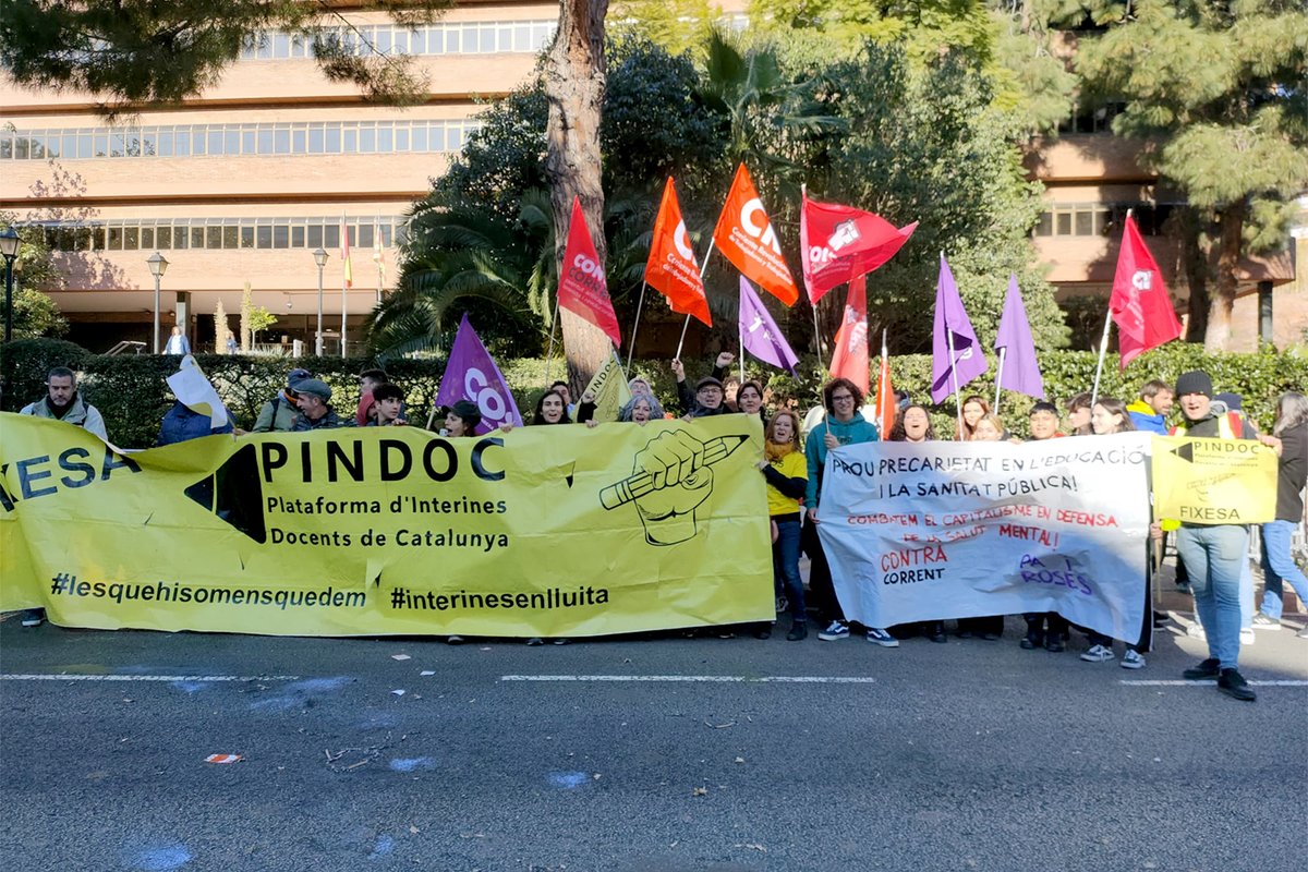 #EDUCACIÓ | El professorat interí alerta de l'allau de baixes i acomiadaments encoberts a causa del procés d'estabilització directa.cat/el-professorat… Ho explica <a href="/guimmart/">Guillem M.</a>