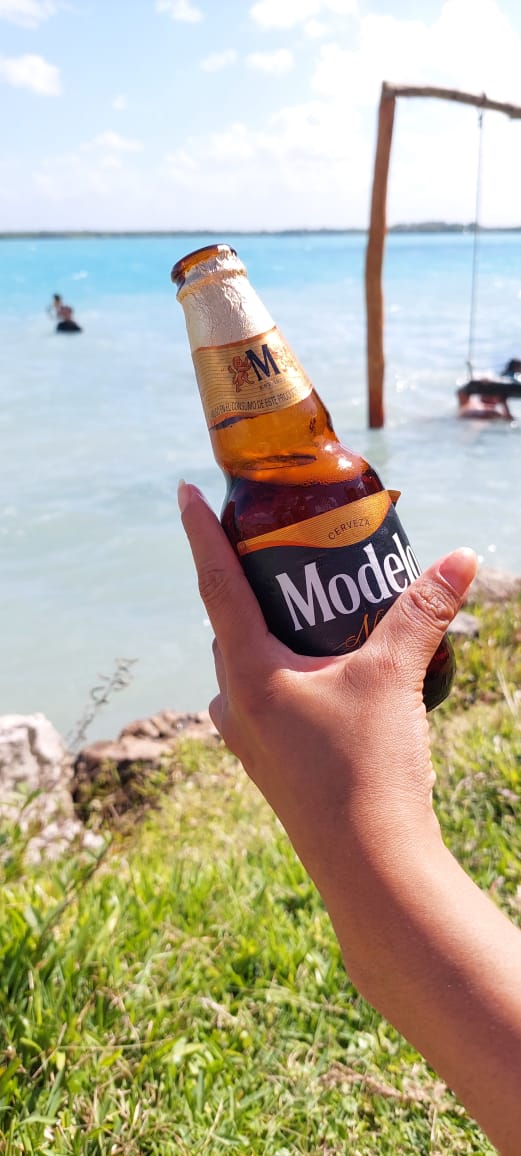 Recuerda esto: Lo que hoy duele, mañana será solo un recuerdo más, bebes una cerveza y le sonríes un poco a la vida, así que tranquila amig@!.