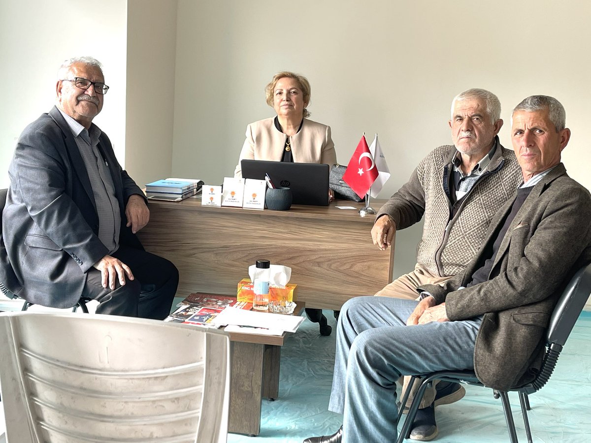 sevcanserkan2's tweet photo. Seçim koordinasyon merkezimizde çalışmalarımız devam ediyor ..@Akparti @AKKADINGM @erkankandemir @AkPartiKilis79 https://t.co/8k5nzHGvWy