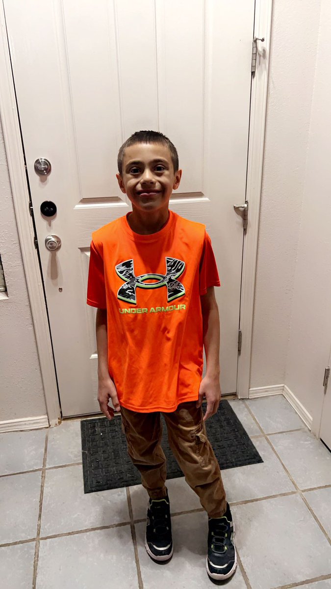 E_Martinez58's tweet image. “Reading makes us BRIGHT!” #librarianappreciationweek #mycrusader #anthonyjames