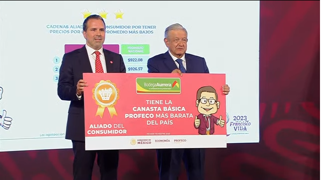 DNFMexico's tweet photo. Bodega Aurrera recibió un reconocimiento de del gobierno federal por ser el aliado del consumidor en la canasta básica más económica 
@BodegaAurrera @Profeco https://t.co/Udbh3Gum4l