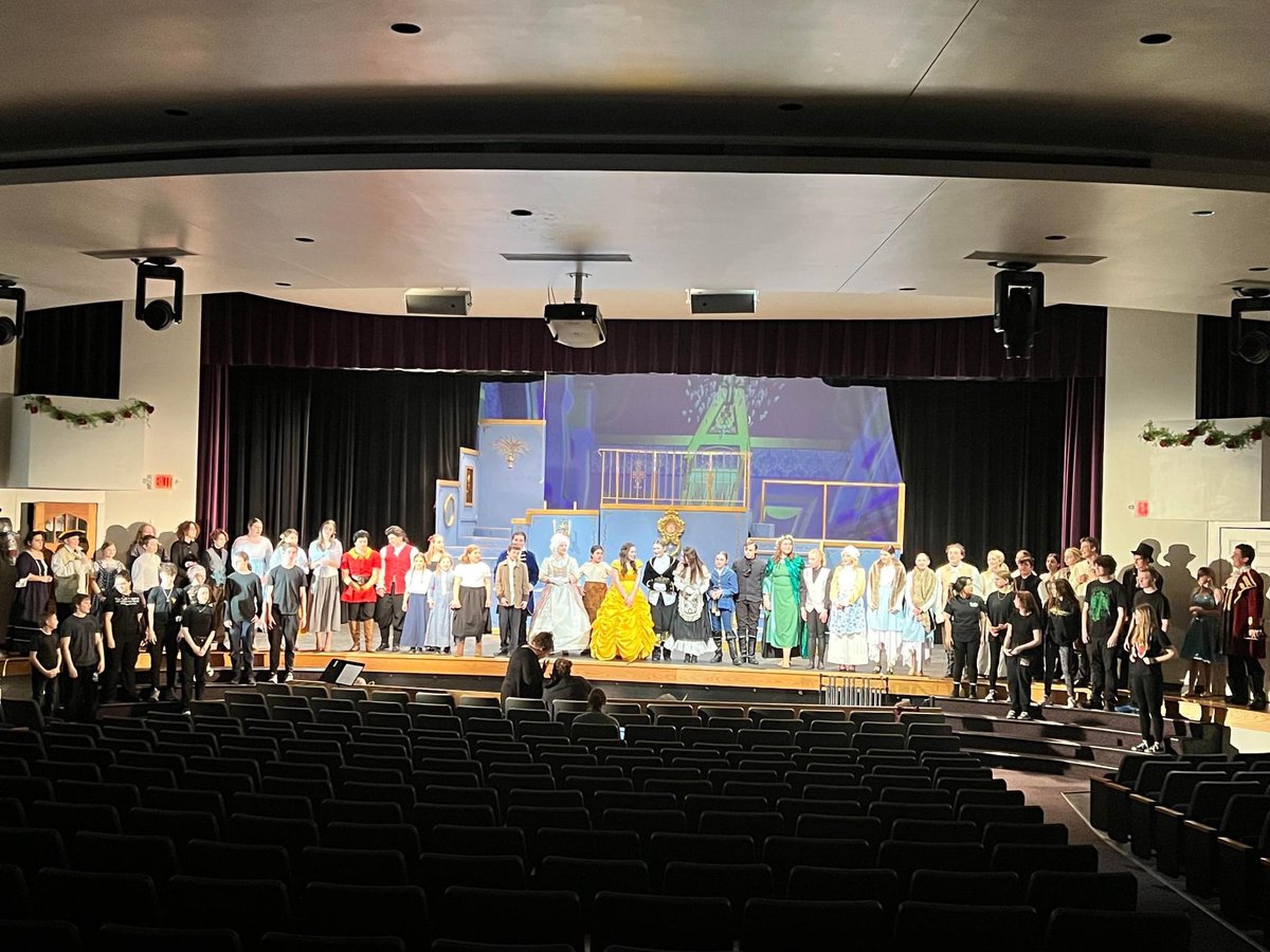 CliffGerman's tweet photo. ABSOLUTELY WONDERFUL in All regards…. I want to thank the Vermilion Schools System, the directors, set design, the orchestration, the artists, the lighting crew, the sound crew, the stage crew, and the performers absolutely wonderful performance BEAUTY AND THE BEAST!! https://t.co/Uy5Zmmu0UN