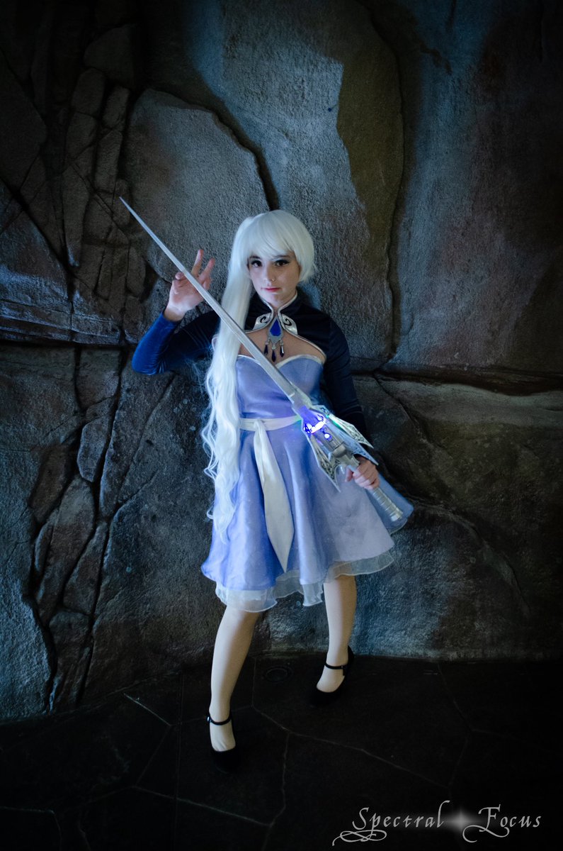 YukiCat19's tweet photo. I feel like I’m starting to fall back in love with RWBY. They really are taking the story in a new direction and I really enjoy what they’ve done so far.
❤️ @/calamity_nyx
📸 @SpectralFocus
#rwby #rwbyweiss #rwbycosplay #weisscosplay #coloradocosplayer https://t.co/snwkzHE7Sz