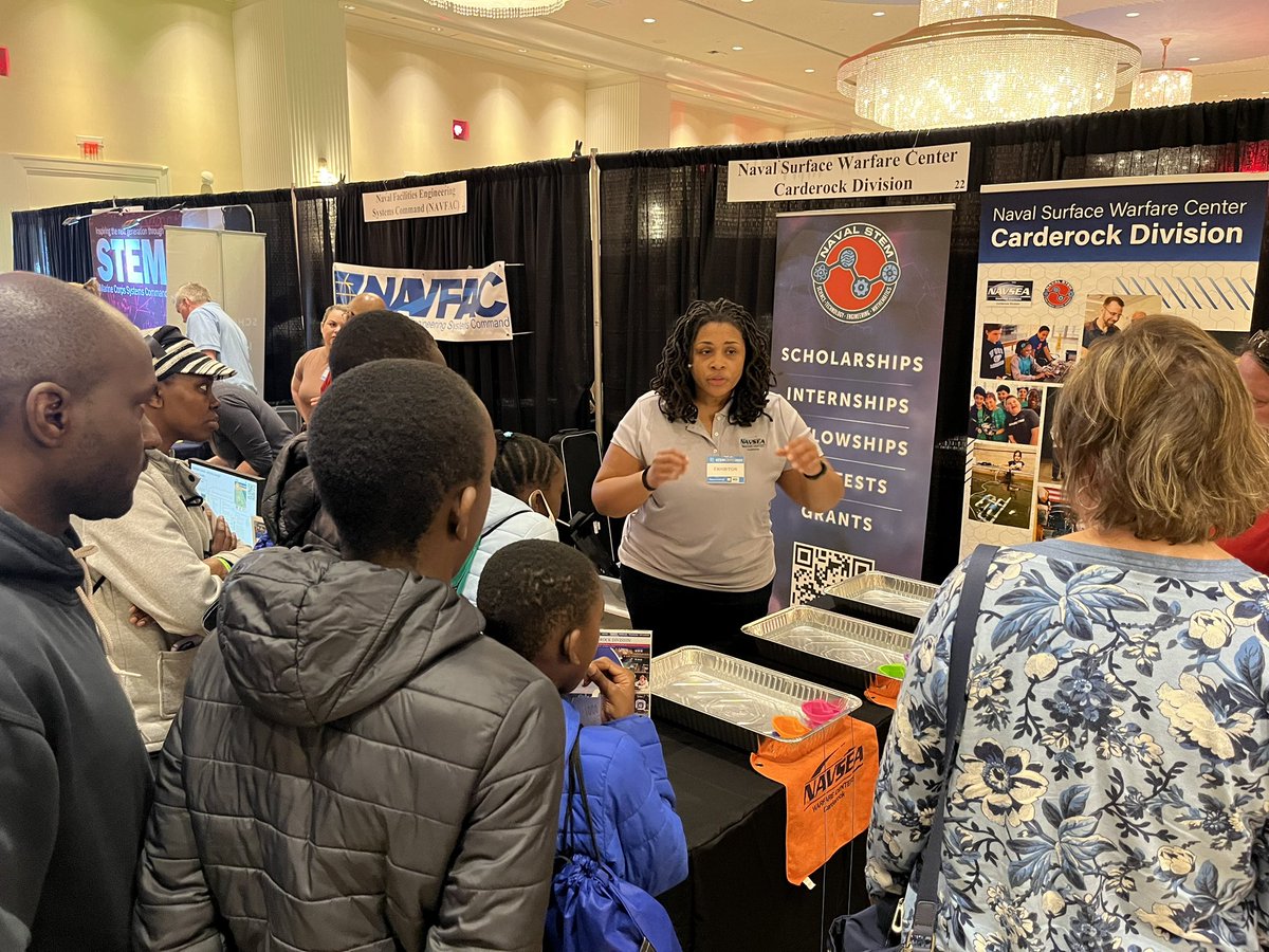CharlotteG_STEM's tweet photo. So great to meet students, educators, and parents at the @SeaAirSpace #STEMExpo2023 hosted by @NavyLeagueUS yesterday!!! #NavalSTEM https://t.co/xwLwQlURFu