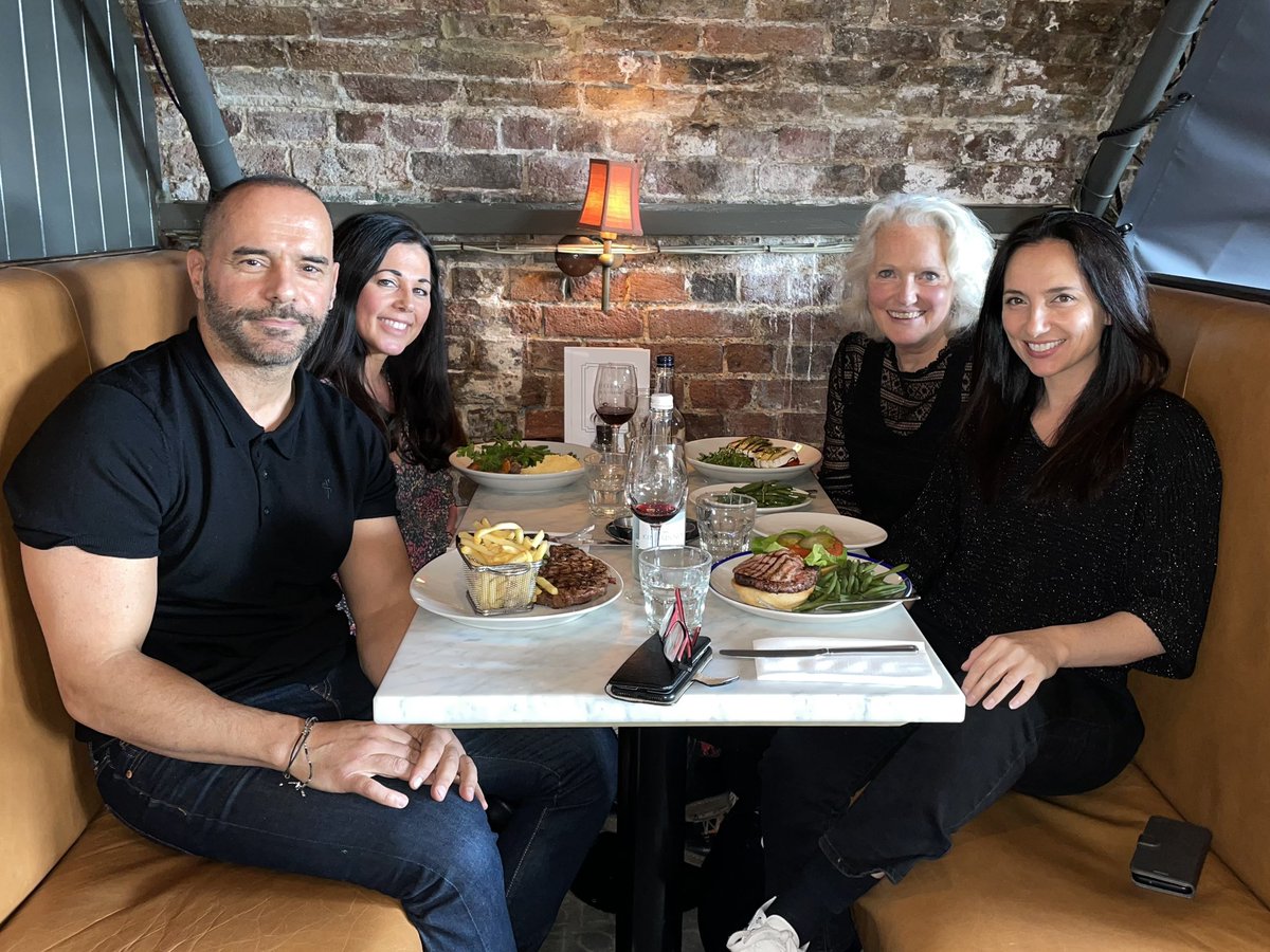 Wonderful reunion with my TV family. Laughing, reminiscing and making new memories. Such a strong bond. So much love. Can’t wait to do it all again. ❤️❤️❤️
#DiMarco #BritishActors #London #ActorsLife #SundayLunch #Italian  #EastEnders #NoFilter