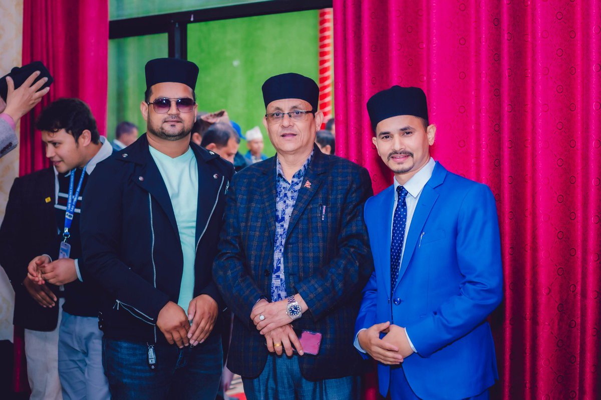 peaceyatri's tweet photo. तनहुँको पहिचान आदीकवि भानुभक्तले लगाउने झन्डै २०० वर्ष पुरानो तनहुँको 'विर्के टोपी' । https://t.co/7C1C2T6FIJ