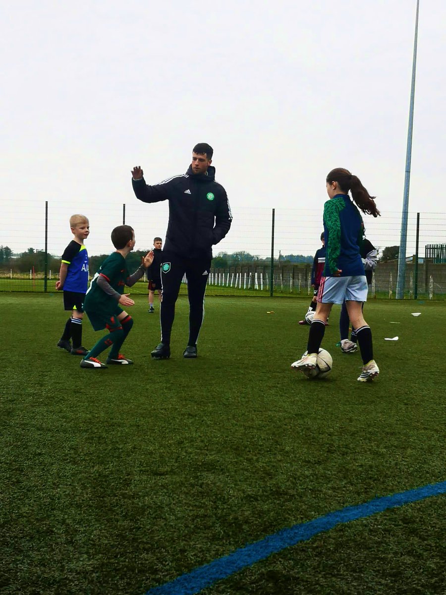CelticSocAcad's tweet photo. 🍀🇮🇪 Easter training camp underway in Mullingar with our partners @WeAreRFA The focus for today is ‘In possession’ principles to help the players become calmer and more comfortable with the ball! 

#CelticSoccerAcademy #RealFA #EasterTrainingCamp #InPossession https://t.co/de6iK0jXg9