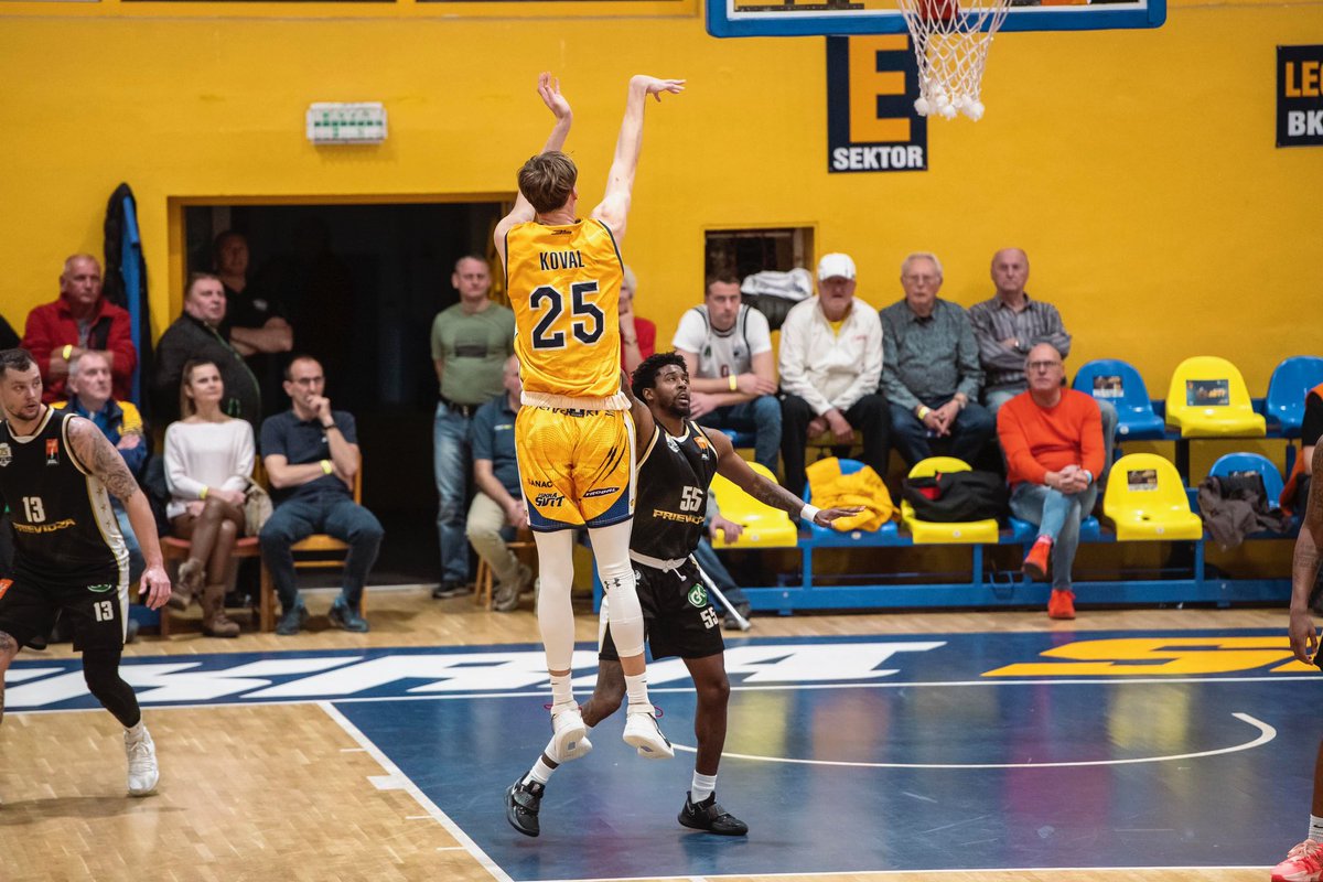 LinkHoops's tweet photo. LionHeart Award winner and Link Alum @hayden_koval 23p, 14r, 5b in a win over BC Prievidza in the playoffs!
#DoubleDouble #ProLions💰
#PartOfThePride🦁 https://t.co/X5QzRj2uzQ