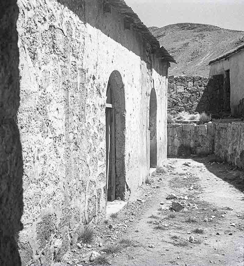 bockschroeder's tweet photo. No inscription commemorates the fact that the beginnings of immeasurable wealth were built from here.
see more | read more
https://t.co/1OBQOt44pA
#vintageprint #blackandwhitephotography #photocollection #collectionbockschroeder #artinvestor #visualindependence #goldsmith https://t.co/AIyoMQYGXF