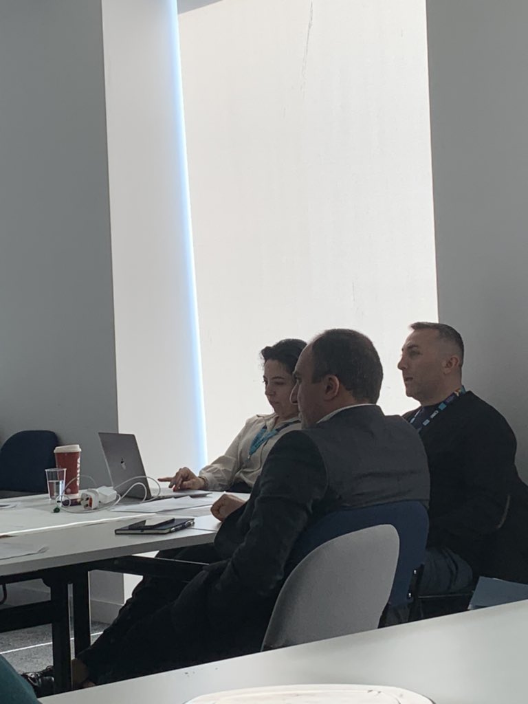 Lively feedback session in progress - engaging students in classroom  <a href="/SMARTI06597415/">SMARTI</a> <a href="/LJMU/">Liverpool John Moores University</a> @LJMUbusiness