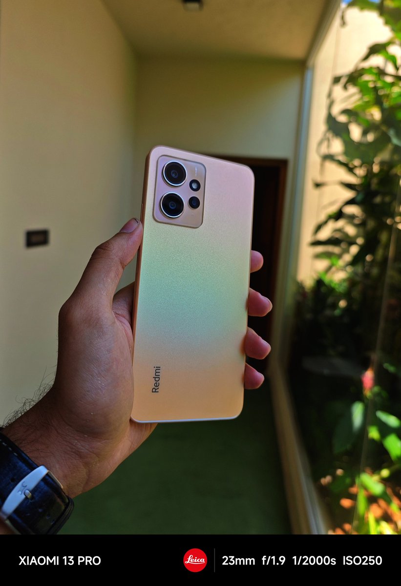 Huilgol's tweet image. Our all-new #RedmiNote12 is powered by the lightning-fast Snapdragon® 685, that will have you multitasking like a pro! And it looks so beautiful!! 😍😍

The #SuperNoteSuperDesign goes on sale 6th April.