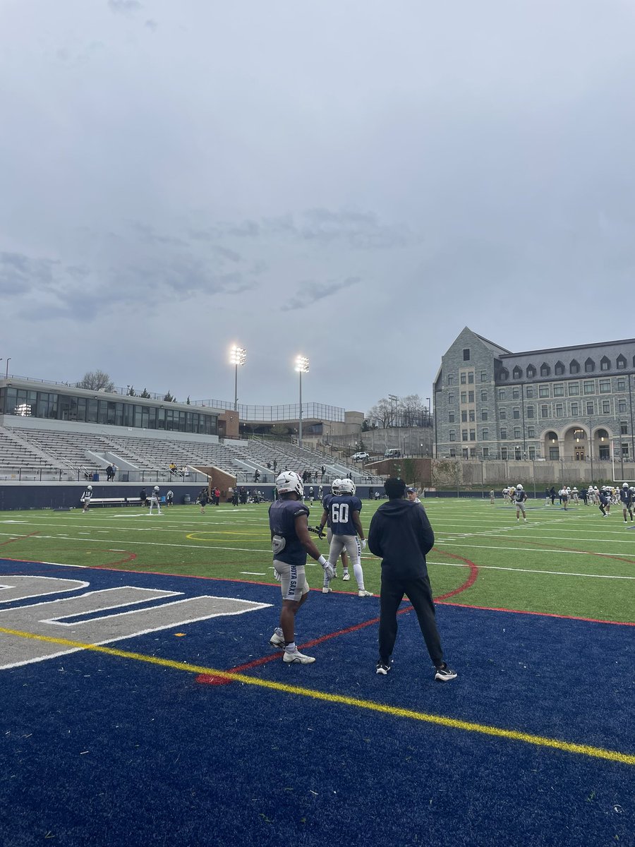 Tstein24's tweet photo. Big thanks to Georgetown for hosting! Loved the tour and enjoyed watching the dogs get after it! I’ll be back soon! @CoachThames21 @o_martin90 @_STAFOOTBALL_ @GoMVB @DCSAASports @sta_athletics_ https://t.co/28DOrKny3b