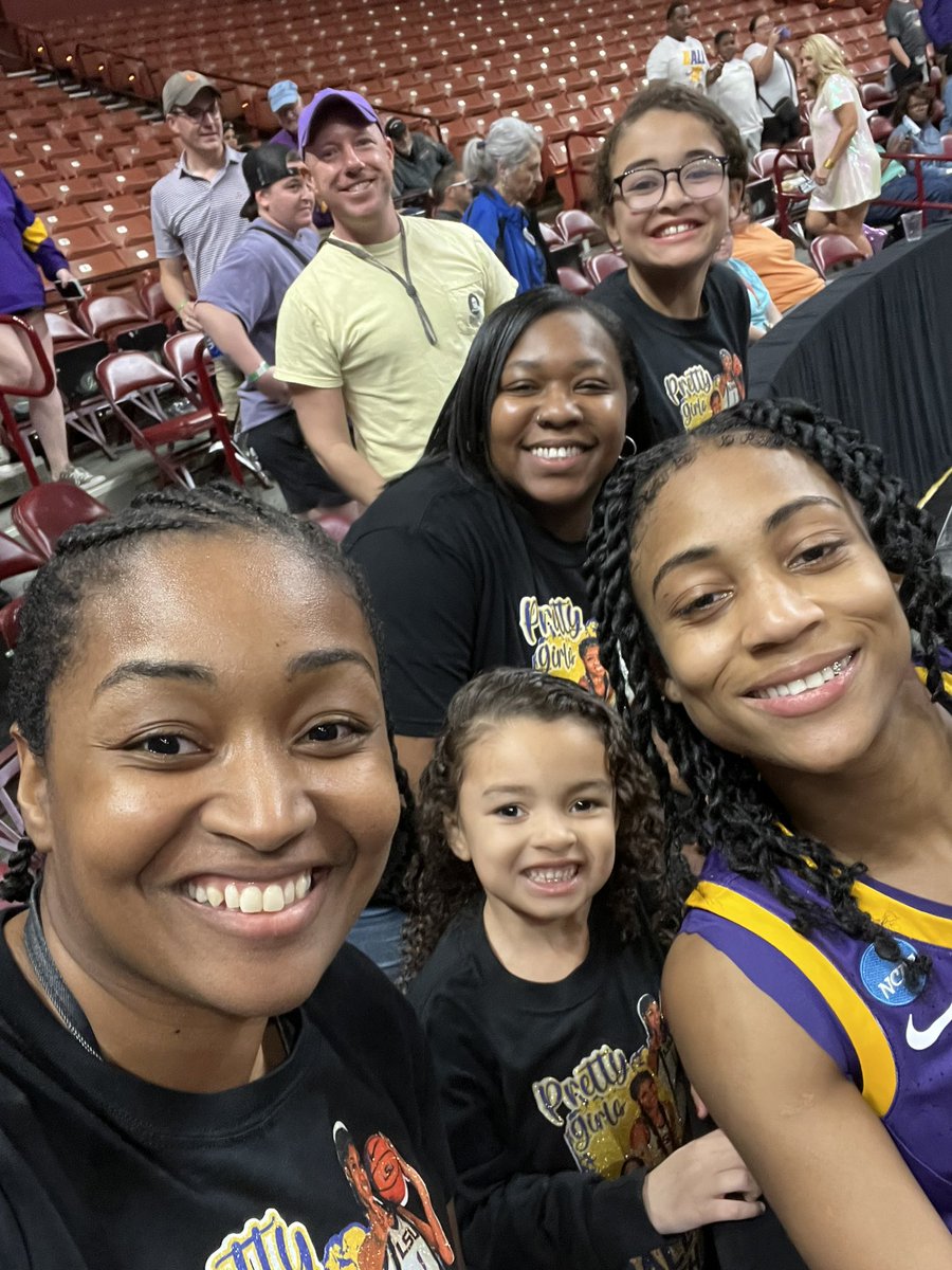 queen_nitra's tweet photo. Sweet 16 memories with the champ @AlexisMorrisWBB.  Ms Clutch herselffffff.  Y’all never gonna hear the end from me!! https://t.co/PVSxS9UZLS