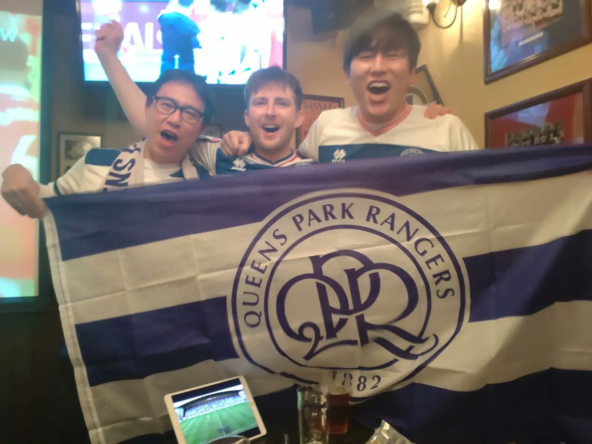 QprJapan's tweet photo. Welcoming @DutchSuperHoops to Japan and watched the game against Wigan together on QPR+.
The result was unfortunate but it was our pleasure to meet R's supporter from abroad!

Uuuuuuuurrrrrsssss!!!!!!

#COYRS
#QPR
#QPRJAPAN https://t.co/gWccfq3C8t