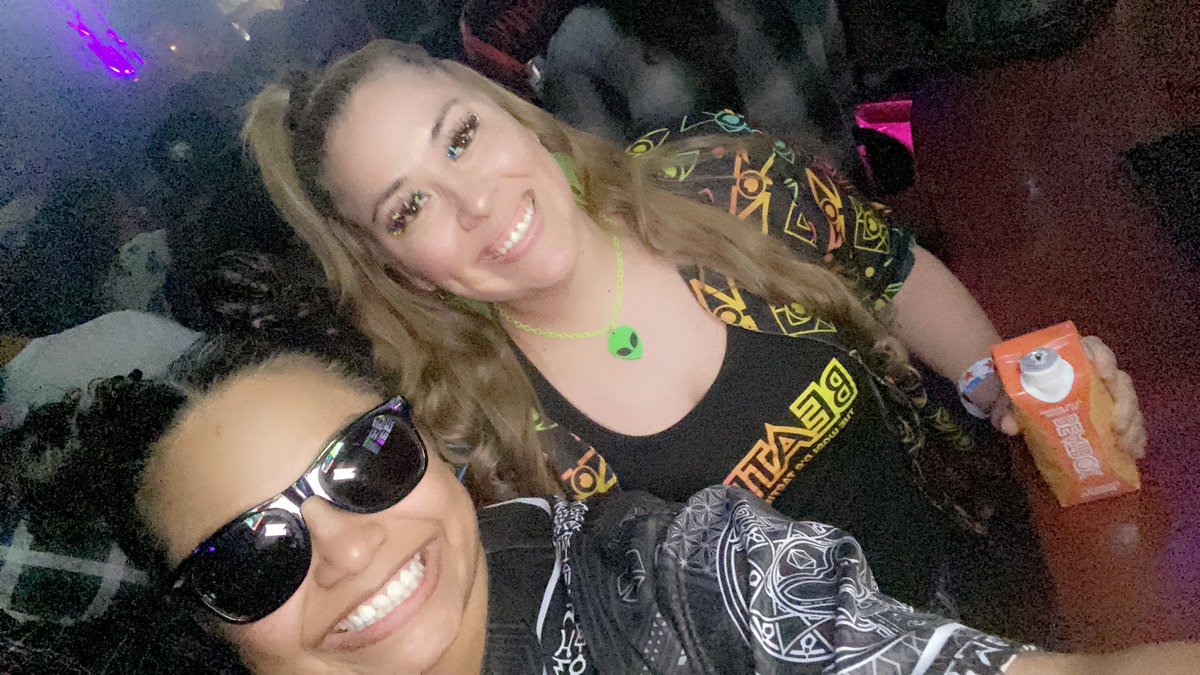 KatrinaMclarey's tweet photo. This weekend was one for the books! Had a Blast seeing @NAZAARMUSIC and I stay reppin my @BeatboxBevs merch and always gotta have one in hand! #beatbox #beatboxfam #beatboxbeverages #nazaar #kongs #lubbocktx https://t.co/NU5VGAPzyg