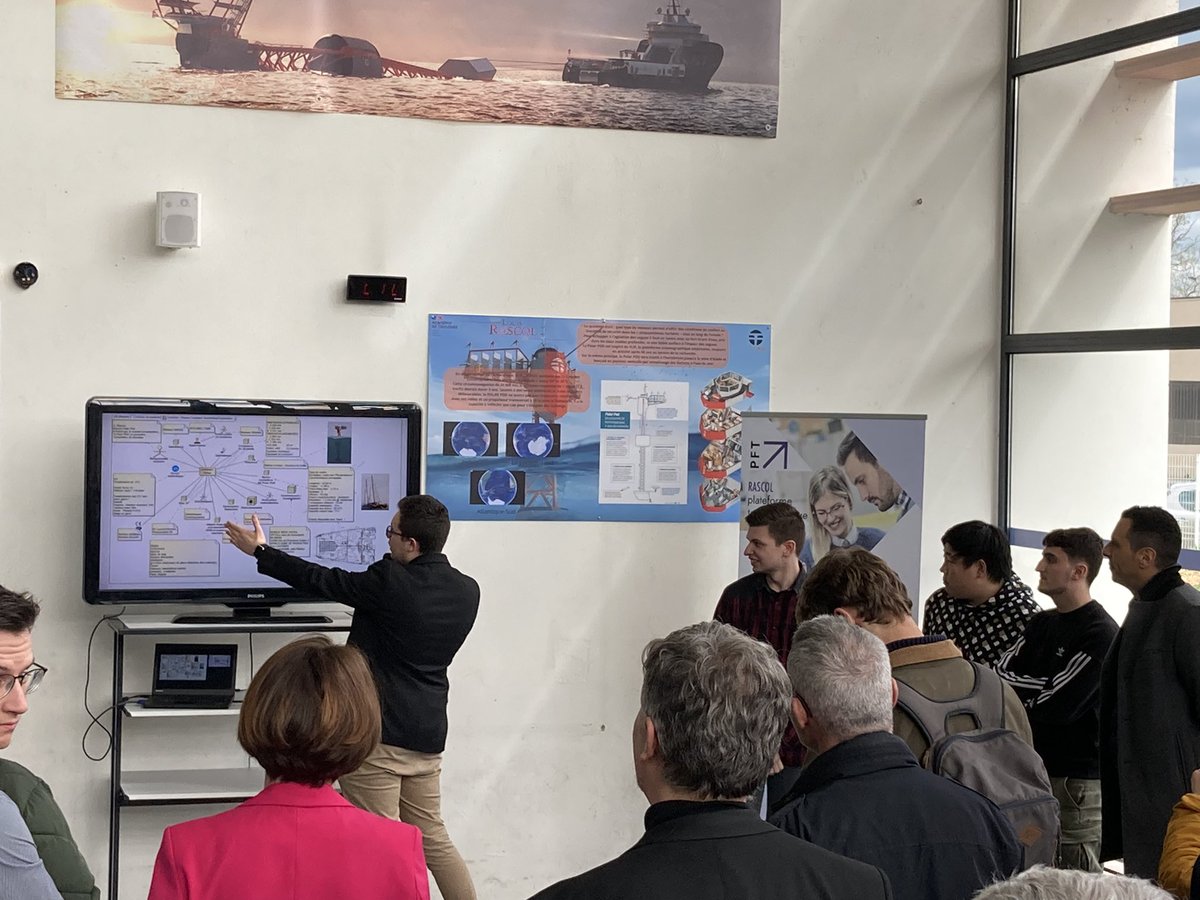 eddtoulouse's tweet photo. Présentation du projet #tiPod avec Jean-Louis Étienne par les étudiants BTS @LyceeRascol @actoulouse @dsden81 : construction d'une bouée océanographique pour accompagner @PolarPodExpe https://t.co/LU4MdXf7pX