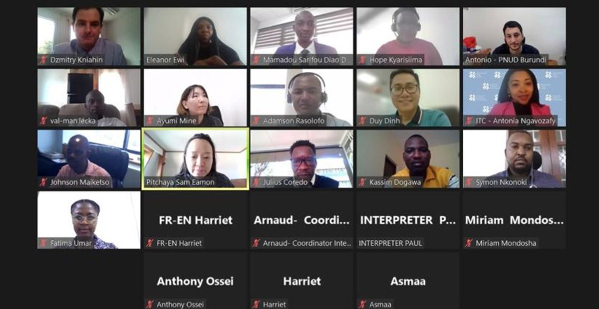 ITC_MktAnalysis's tweet photo. 𝑹𝒆𝒂𝒍 𝒅𝒂𝒕𝒂, 𝒓𝒆𝒂𝒍 𝒊𝒎𝒑𝒂𝒄𝒕, ITC and @UNDPAfrica concluded interactive training for 14 country officers🤵🏾‍♀️🤵🏾 to advise local #MSMEs on emerging regional &amp; global #trade opportunities under preferential trade agreements incl #AfCFTA!

𝑹𝒆𝒂𝒅: https://t.co/ef2coeRDUN https://t.co/5ewkmWep8o