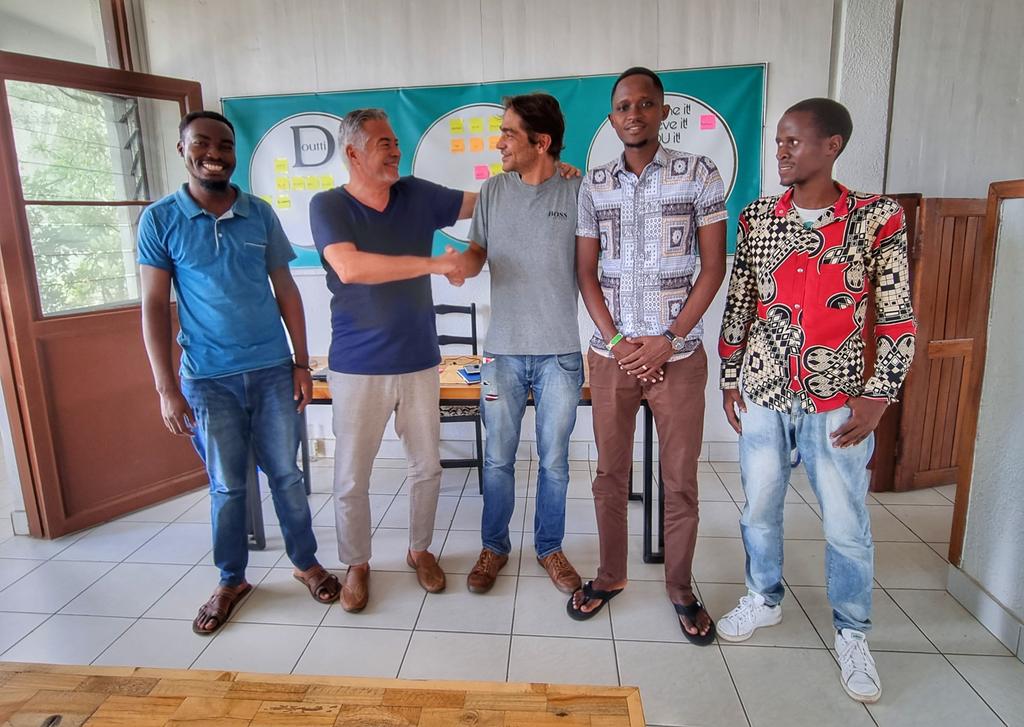 Today we signed a contract with our first client on a handshake. Welcome Alexandre, Audrey and Gilbert Lowcostwebagency.com to BiCREATiVE.SPACE where bright and free minds meet and create in the heart of Africa. #coworkingspace #Coworkingburundi.