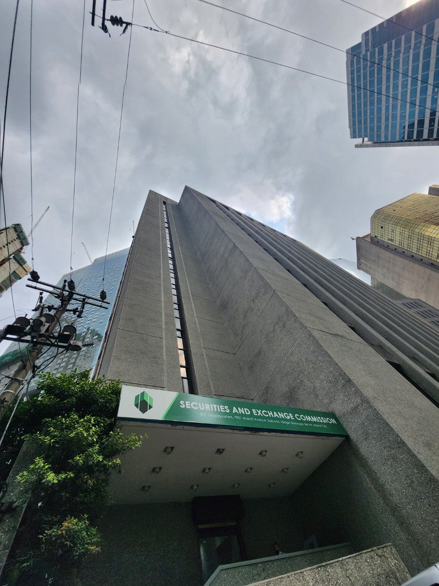 I'm at Securities And Exchange Commission swarmapp.com/c/1qRwXj4hscO