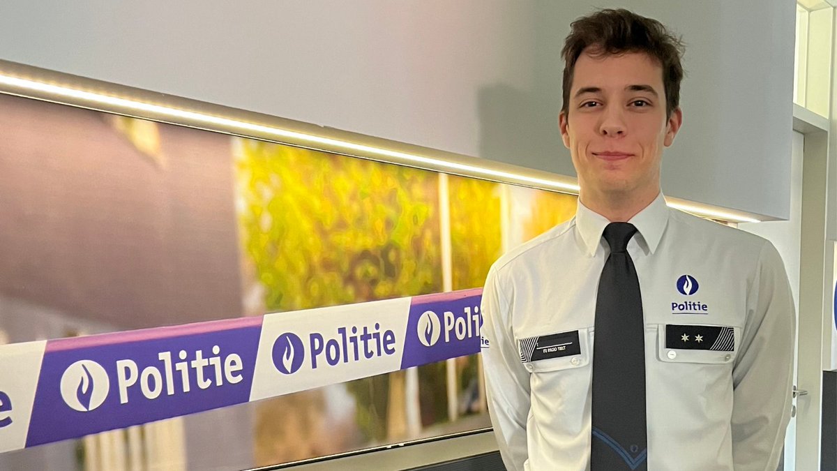 Zijn opleiding <a href="/WVL_PS/">West-Vlaamse Politieschool</a>  zit erop!
We verwelkomen Emiel als onze nieuwe inspecteur bij de interventie #Ardooie.
Veel succes met je nieuwe uitdaging 👍.