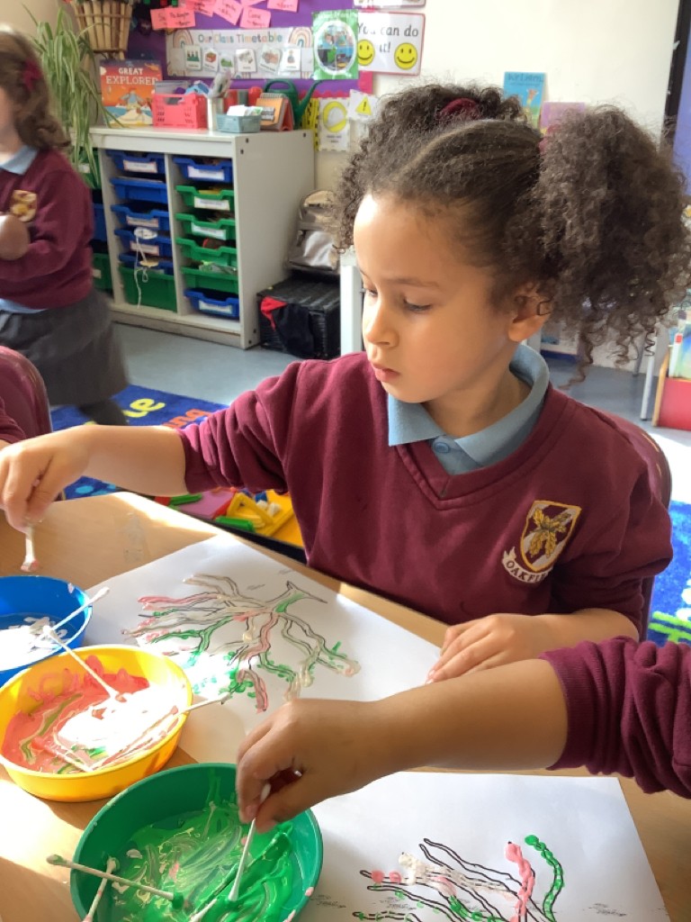 OakfieldPrep's tweet photo. Spring forward! Children marking the changing of the seasons with some lovely artwork

#oakfieldpreprep #UpperFoundation #spring #art https://t.co/ny4bJT40SC