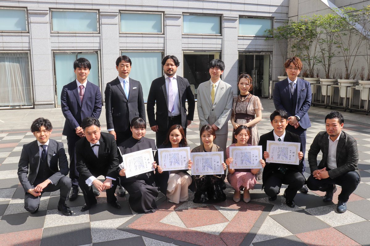ADrim_PR's tweet photo. 🌸令和5年度 入社式🌸

毎年型を破った入社式が定評のADrimですが、
今年はドレスとスーツを着て華やかな入社式を行いました！

新入社員5名とともに、ADrimは8期目を迎えて
さらに加速していきます🔥

詳しいレポートはまた後日…お楽しみに🫣❤︎

#入社式 
#ADrim #アドリム https://t.co/wYXORKTPRS
