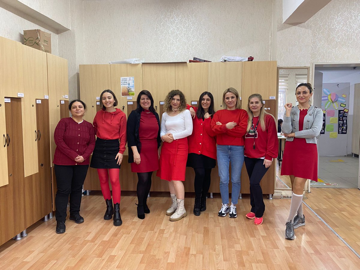 "Biz Birbirimizi Tamamlıyoruz" Projesi kapsamında 2 Nisan Otizm Farkındalık Günü dolayısıyla okulumuz öğretmenleri ile otizmde kırmızı ışık yaktık.
Otizm eksiklik değil, farklılıktır. 
#otizmekırmızıışıkyak 
<a href="/Beylikduzu_mem/">Beylikdüzü İlçe Millî Eğitim Müdürlüğü</a>
<a href="/Yafesbakirci/">Yafes Bakırcı</a>
<a href="/yeldaaydinli/">yelda aydınlı</a>
<a href="/yurdanuray/">Yurdanur Ay Paşa</a>
<a href="/ozelfarklilik/">Birlikte Okuyoruz Birlikte Büyüyoruz</a>