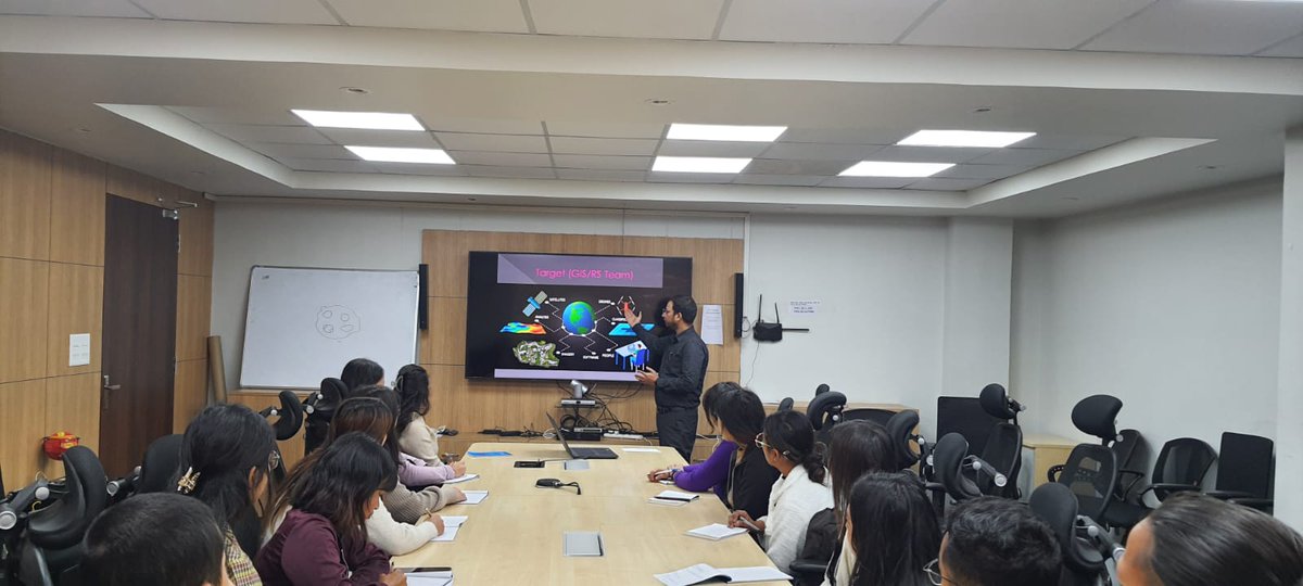mbda_meghalaya's tweet photo. On April 3rd, 2023, the GIS team organized an orientation program for the 16 individuals who were selected as #GIS apprentices. The #apprenticeship training program will last for three months, during which the apprentices will work closely with the GIS team under #CLLMP. https://t.co/FgtN7TTXT8