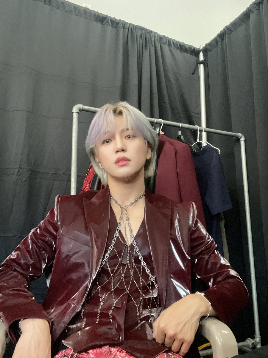 shuakwannie's tweet photo. we somehow survived this look https://t.co/L9eaFFan9F