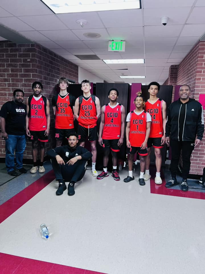 JahmirAvery's tweet photo. Thank you @ny2lasports for hosting my guys @EG102025 we COMPETED and won a ship! @BenDavisBasket1 @PrepHoops @hstateprospects @ReportsElite @PitViperMediaIN @PEbasketball11 @EricGordonSr @indianahoopscom https://t.co/JR2CkF7quU