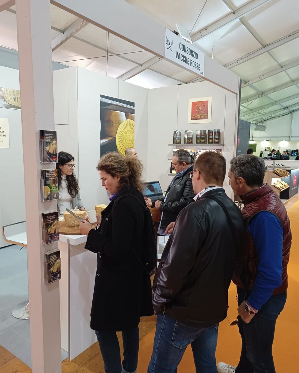 Siete già passati dal nostro stand a Vinitaly, a Verona?
Vi aspettiamo fino a mercoledì per le degustazioni del nostro Parmigiano Reggiano Vacche Rosse: siamo al Padiglione Sol&amp;Agrifood,
Stand A26.
