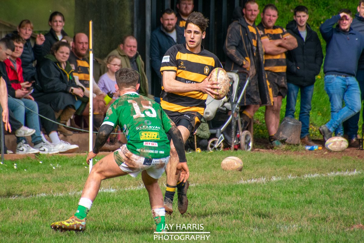 JayHarrisPhoto1's tweet image. 𝚁𝚄𝙶𝙱𝚈 𝚆𝙴𝙴𝙺𝙴𝙽𝙳 - 𝙿𝙰𝚁𝚃 𝟷
It started on 𝗦𝗔𝗧𝗨𝗥𝗗𝗔𝗬 with the mighty @CreditonRFC taking on @SidmouthRFC in the @DevonRFU Senior Cup

A fine victory which maintained the 100% home record this season!

facebook.com/jayharrisphoto…

#rugby #rugbyphotography