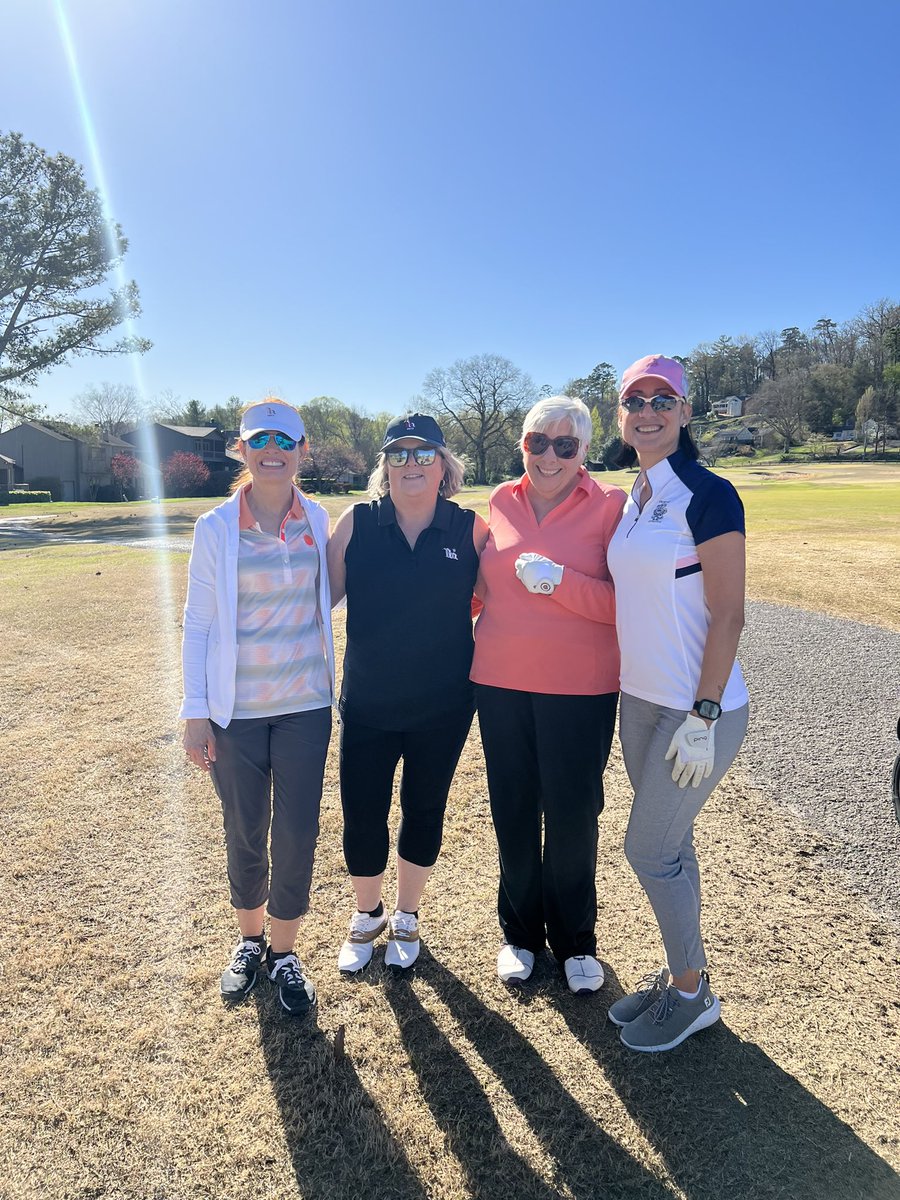 Yesterday we had 2️⃣6️⃣ Women & Juniors participate in the HHCC Golf Academy, 9-Hole Play Day❗️
FIVE of them scored 36 or better, are advancing to a new yardage! ❤️⛳️
@Op36Golf 
#HolstonHillscc #McconnellGolf #LadiesGolf #JuniorGolf #Golf #KnoxvilleGolf #SundayFunday #growgolf