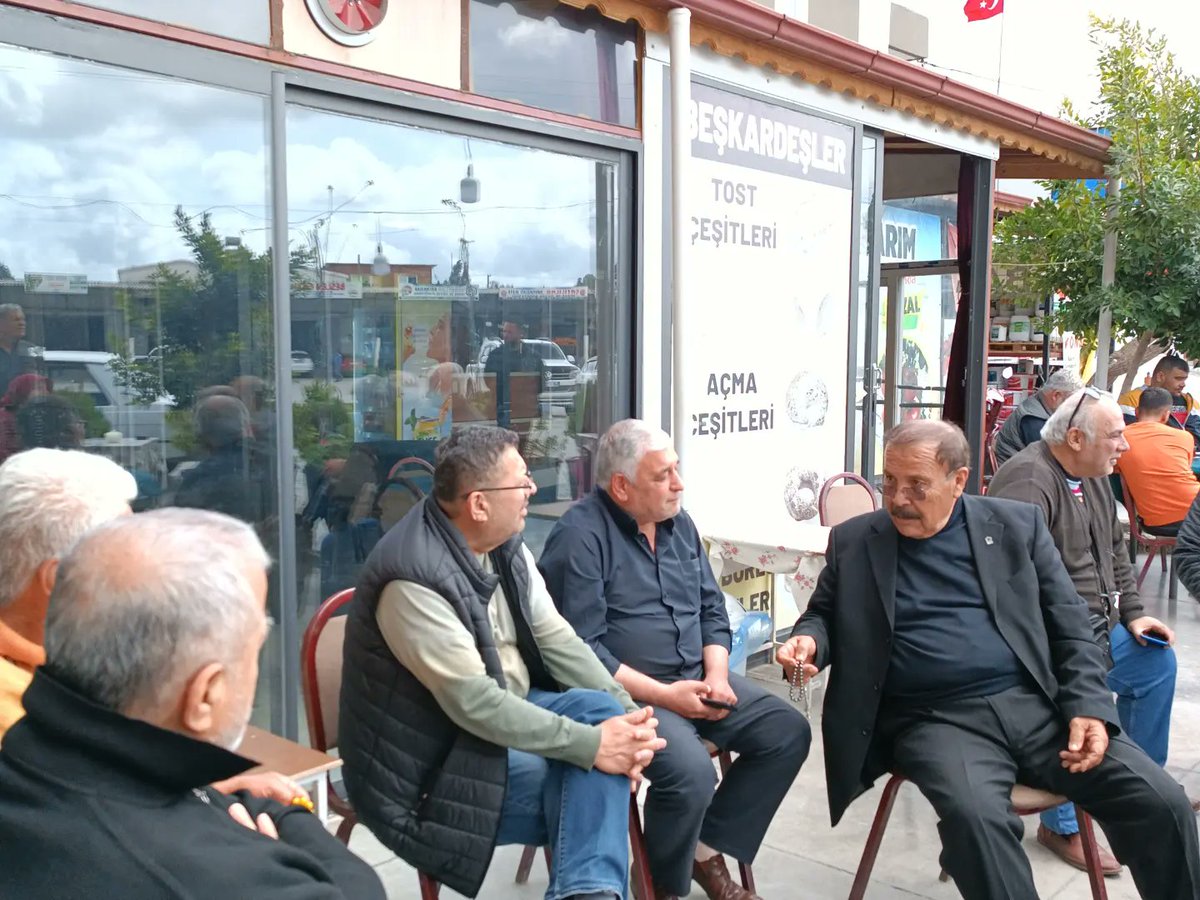 İlçe Başkanımız Sn. Şevket Demirci önderliğinde, İl Teşkilat Başkanımız Sn. Hüseyin Bodur ve ilçe yönetim kurulu üyelerimiz eşliğinde Ova Mahallesi'ne ziyarette bulunduk. Mahalle halkının sorunlarını tek tek dinleyip fikir alışverişinde bulunarak çözüm yollarını anlattık.
