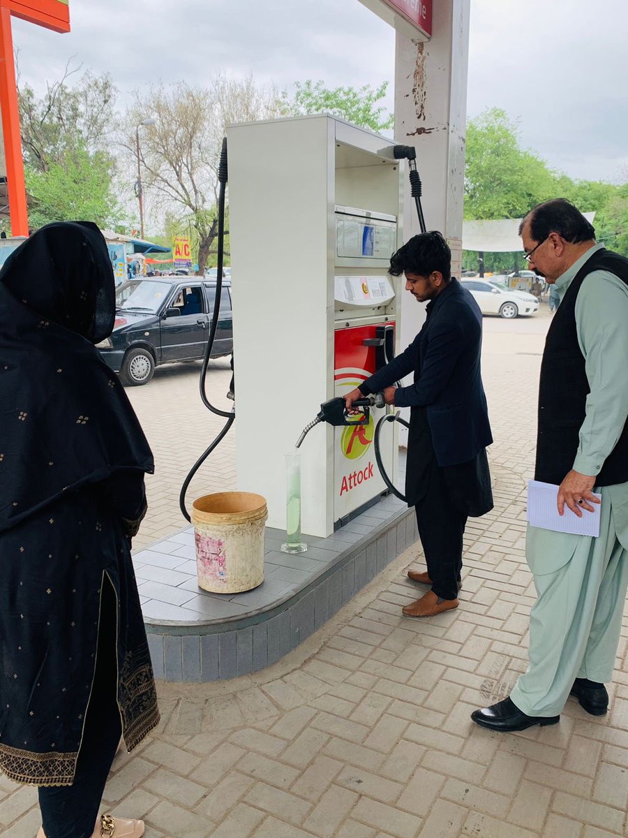 LDICTOfficial's tweet photo. In the light of multiple complaints received,  Director Industries and Labour ICT checked multiple fuel stations to check measure of nozzles . A total of 36 nozzles were checked for measure.
@Noormengal_ 
@dcislamabad https://t.co/Tx4iN3VVzH