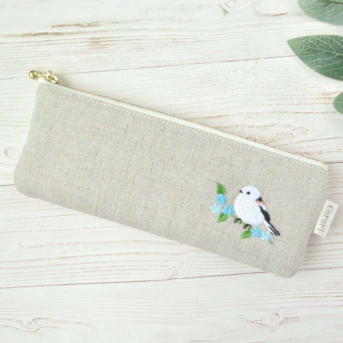 Coruri38's tweet photo. ジョウビタキのミニポーチなど再販しました✨

春にピッタリな刺繍雑貨を色々出品中です🌟
プロフィールのショップリンクからぜひチェックしていただけると嬉しいです☺️

#刺繍　#野鳥　#ハンドメイド　#ポーチ https://t.co/9saoyX7rWY