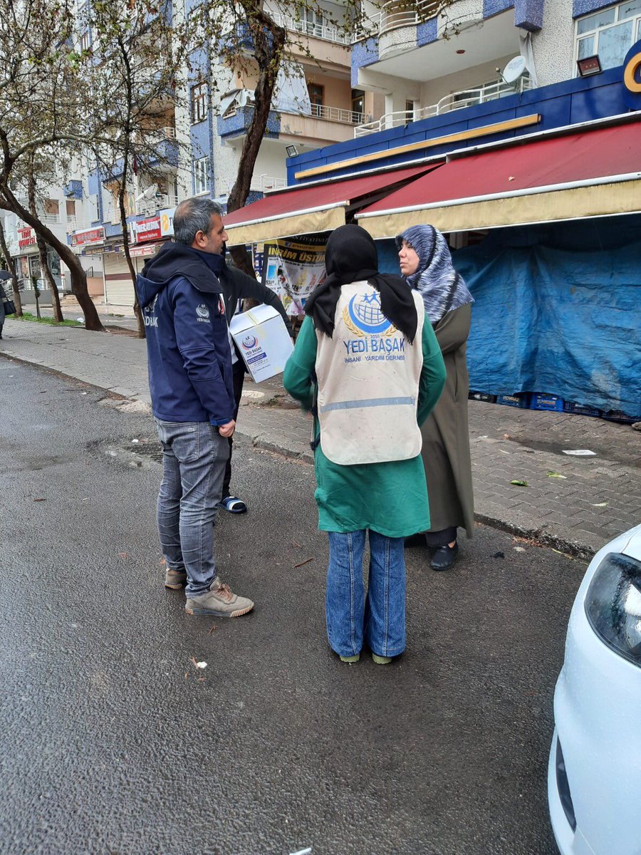 yedibasaktr's tweet image. Yedi Başak Ramazan dayanışması kapsamında Diyarbakır’da ihtiyaç sahibi ailelere gıda ve nakit yardımında bulunuldu.
.
.
#yedibaşak #ramazankumanyası #yardımlaşma #ramazanayı