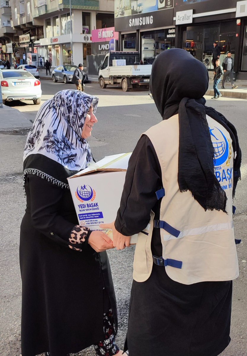 yedibasaktr's tweet image. Yedi Başak Ramazan dayanışması kapsamında Diyarbakır’da ihtiyaç sahibi ailelere gıda ve nakit yardımında bulunuldu.
.
.
#yedibaşak #ramazankumanyası #yardımlaşma #ramazanayı