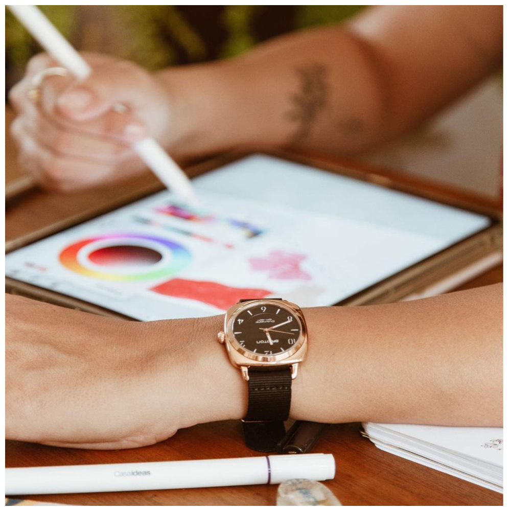BRISTONwatches's tweet photo. Artwork with @unarrozsinleche 🖌️
⌚ Clubmaster Chic Rose gold steel
#mybriston #briston #bristonwatches #montres #watches #montre #watch #clubmasterchic #black #rosegold #itwatch #watchesofinstagram #womenstyle #giftforher #chic #womanwatch #photooftheday #drawing #artwork https://t.co/D2xMEFgEAT