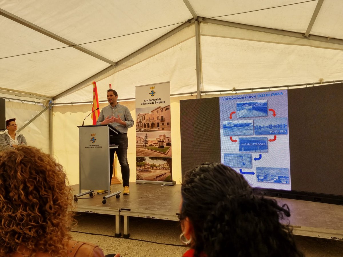 aqualia's tweet photo. La alcaldesa de @AJ_VilanovadB y el director de @aigua_cat inauguran la nueva EDAR del municipio catalán, construida por #Aqualia. Los antiguos depósitos actuarán como reserva de #agua no tratada y del embalse de la Comunidad de Regantes. Próximamente se colocarán paneles solares https://t.co/1kdTXWMNTC