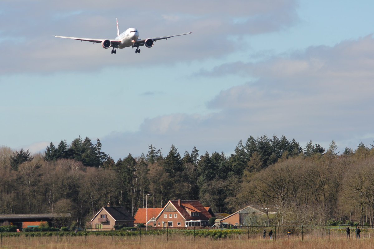 EHTWSpotters's tweet photo. Enkele foto’s van de aankomst van de VH-VPD op Twente Airport 🛬 #ehtw #aels @AELSnews @twenteairport https://t.co/pc45QJUPMV