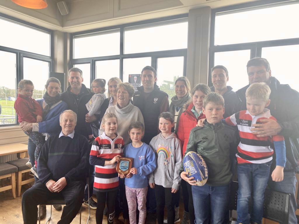 On Saturday, the President of Leinster Referees Gordon Condell and President of Leinster Branch Deborah Carty travelled to Enniscorthy to honour the memory of Bryan Murphy by presenting a plaque to Enniscorthy President Pat Kelly for Referees room in the clubhouse.