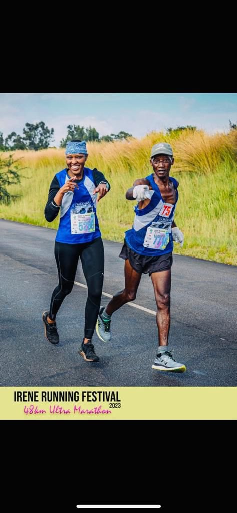 farananiac1's tweet photo. Our 70+ podium runner vho Pele Tshikundamalema imparting gems to @_nonhlanhla during the @ireneathleticsclub’ #irenefestivalofrunning2023 48km… 
Cava the footwork✅🔥#RunEconomy

#NeverLeftBehind 
#BlueTrainRunningWithAPurpose💙
#YouWillNeverRunAlone
#BlueTrain💙
@smac_pix https://t.co/WJlBkLdvPL