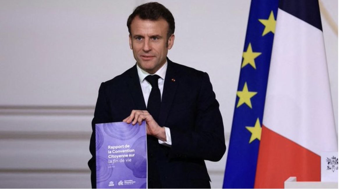 OlivierFalorni's tweet photo. Le Président de la République vient d’annoncer son souhait d’une loi sur la #findevie d’ici la fin de l’été 2023. Les parlementaires sont prêts. Je suis prêt à œuvrer de nouveau pour cette ultime liberté. ⁩⁦@Elysee⁩ ⁦@Matignon⁩ ⁦@AssembleeNat⁩ ⁦@lecese⁩ https://t.co/yq5OUn434Y