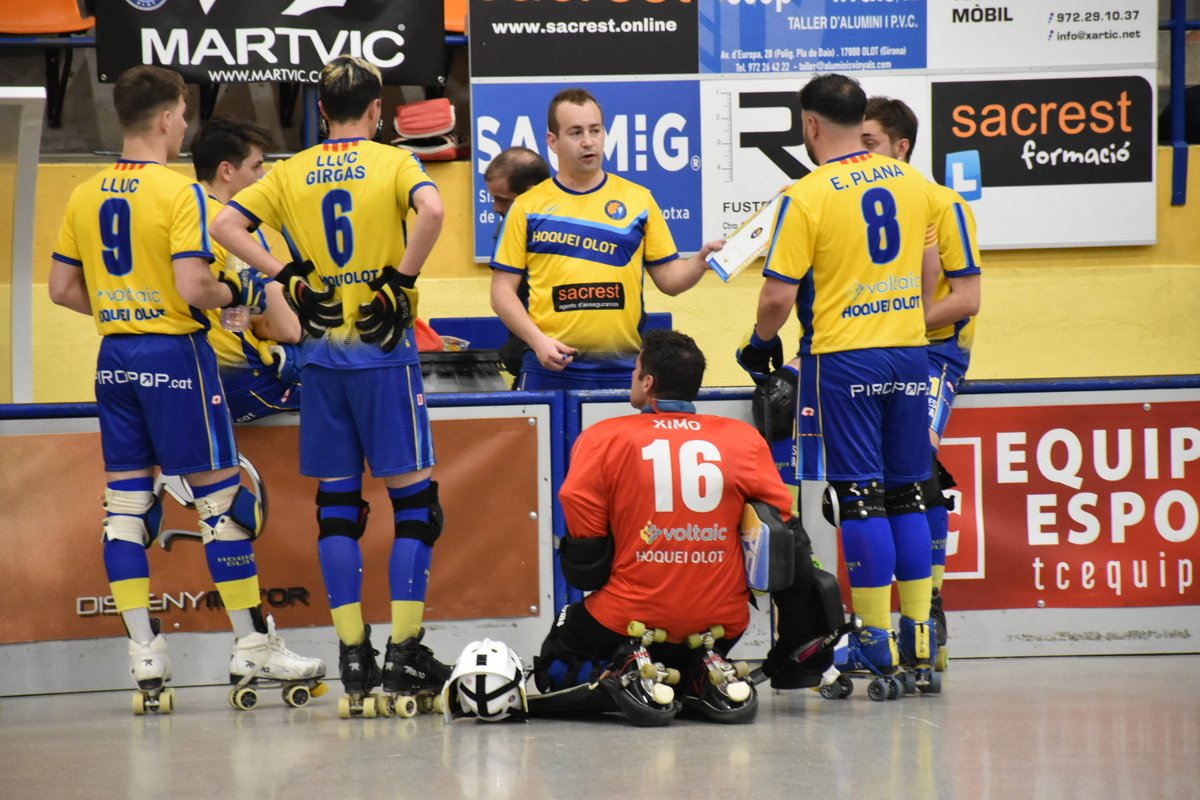 El tercera catalana, primers de grup després d'empatar aquest cap de setmana 5 a 5 contra l'Arenys de Mar 

Queden dues jornades✌

Som-hi nois, a pel primer lloc👊

#nari