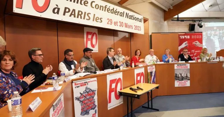 force_ouvriere's tweet photo. #RéformeDesRetraites : le CCN de FO déterminé à poursuivre la mobilisat° jusqu’au retrait.

La résolut° du CCN rappelle l’opposit° de FO à "tout allongement de la durée de cotisat°, tout recul de l’âge de départ et toute disparit° des régimes spéciaux".
>> https://t.co/DSWkDC3K46 https://t.co/i4xPkA9hxU
